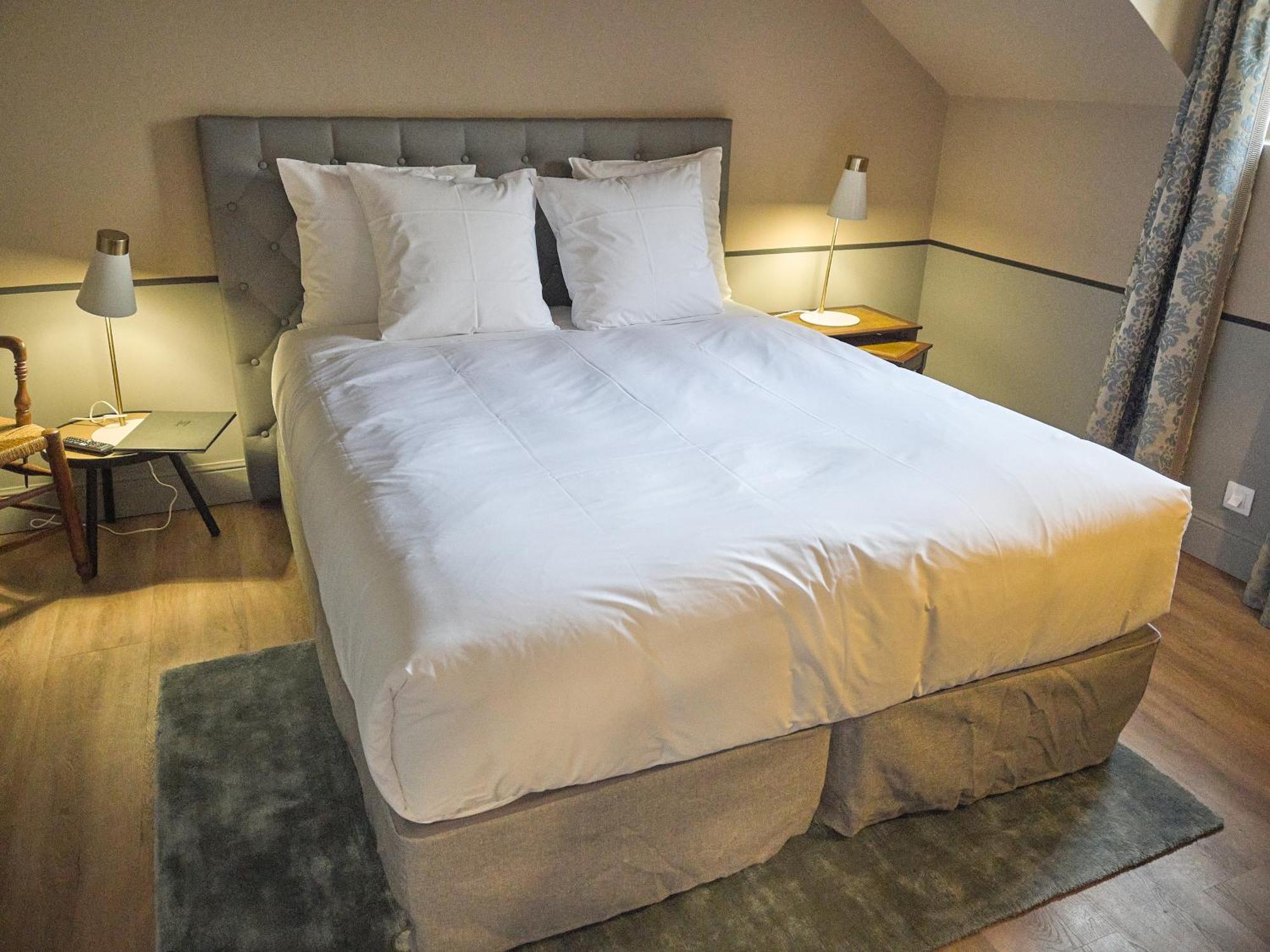 Le Fruit Defendu Hotel Rueil-Malmaison Szoba fotó